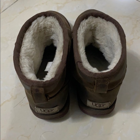 Ugg women classic mini leather boot brown size 6 - Picture 2 of 4